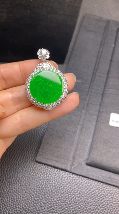 翡翠银S925镶嵌颈饰圆牌
