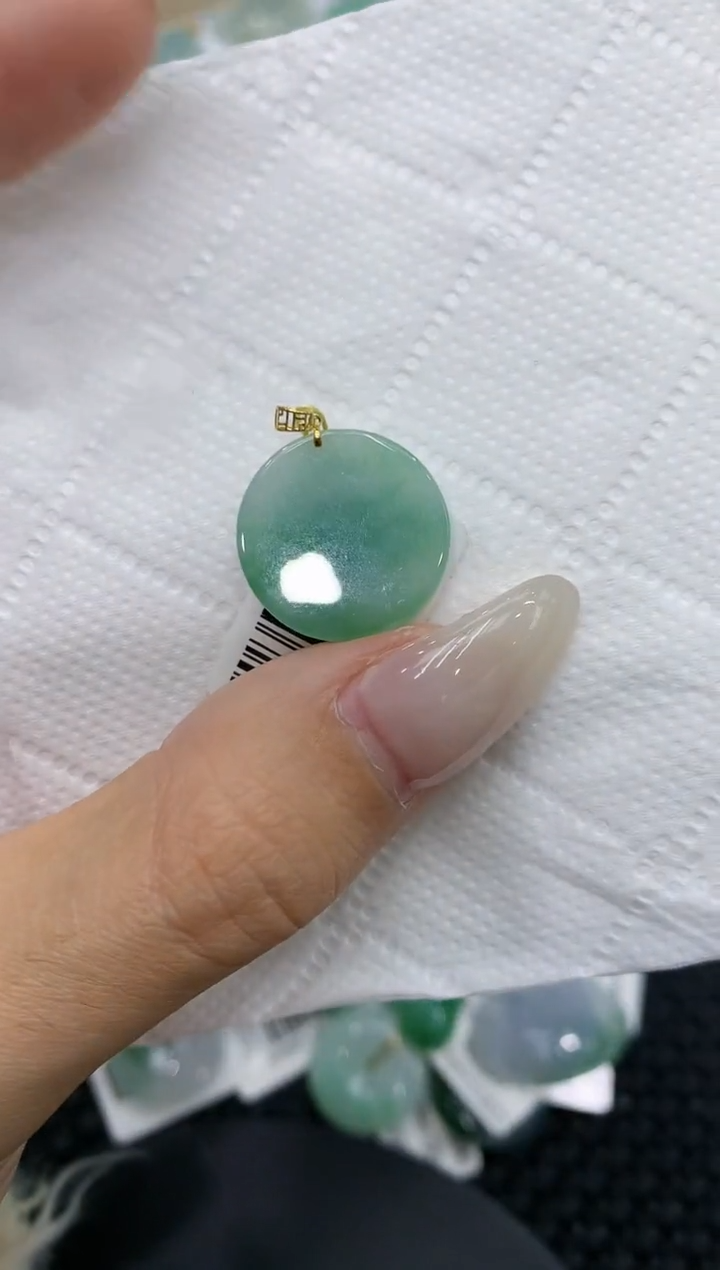 颈饰18K金镶嵌翡翠111111111111