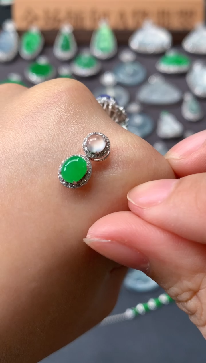 吊坠(不含链)18K金镶嵌翡翠C292|1680