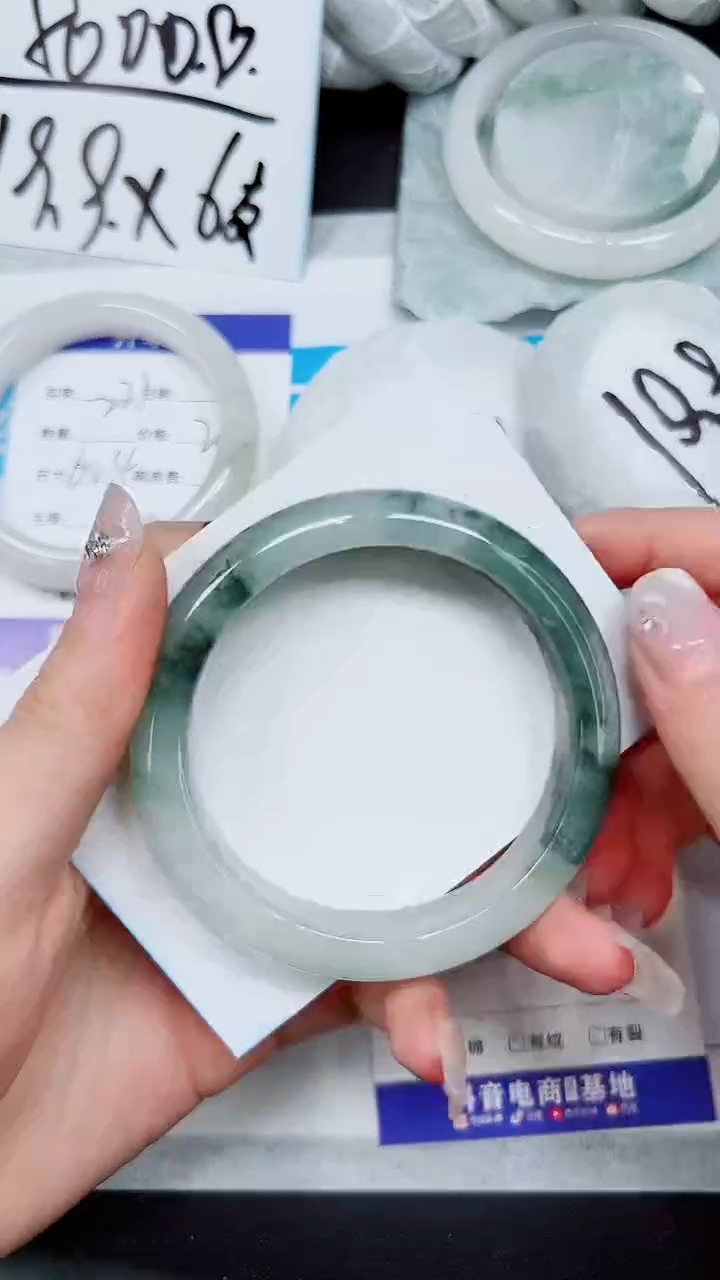 【闪购商品】石英质玉手镯未镶嵌A222-57`58`