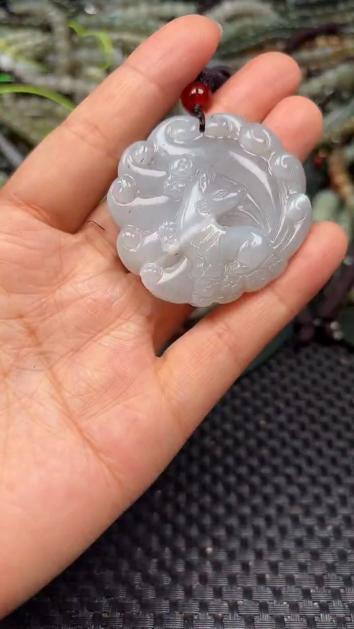 和田玉未镶嵌颈饰1