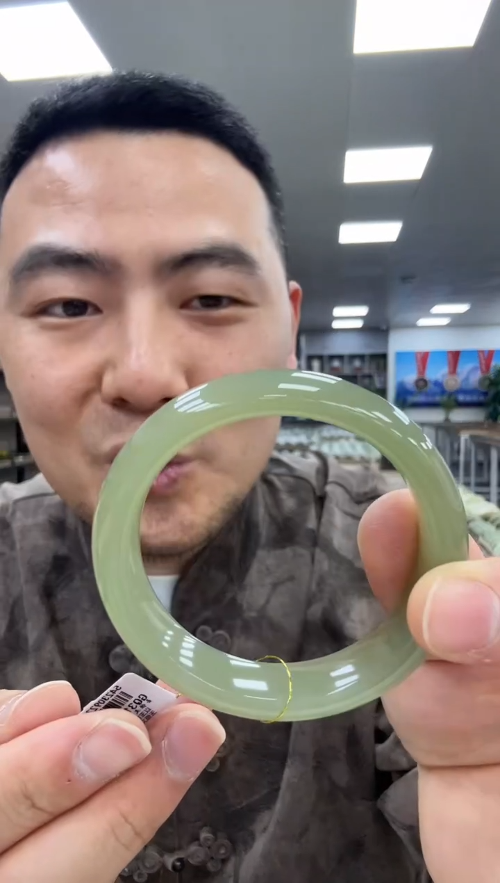 【闪购商品】和田玉手镯未镶嵌52-53  117