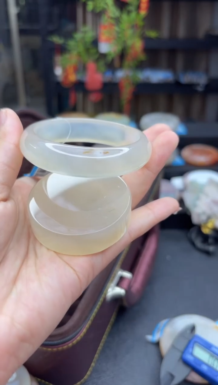 【闪购商品】石英质玉手镯未镶嵌836（54圈赠送镯心）