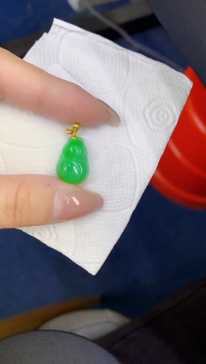 颈饰18K金镶嵌翡翠缅甸天然翡翠A货