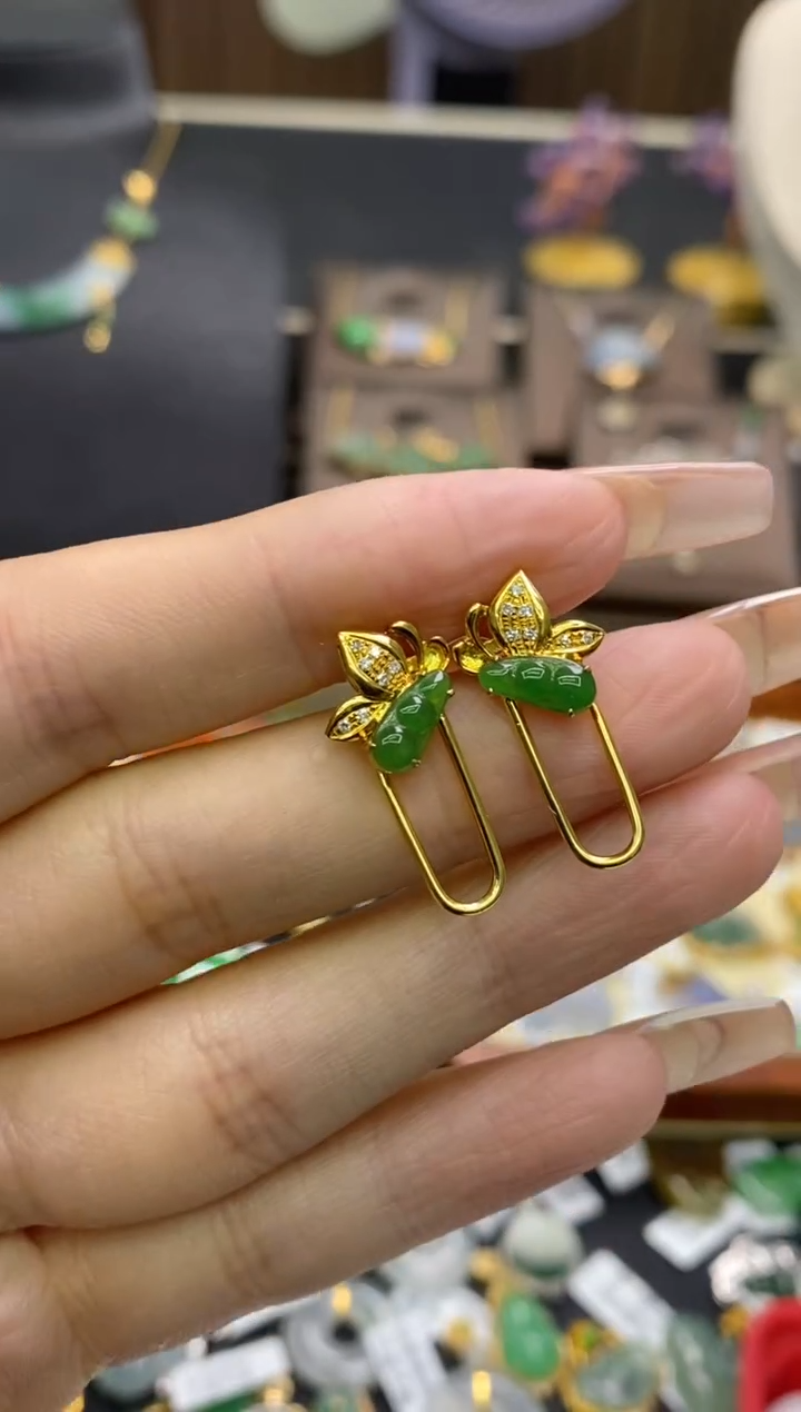 【闪购商品】翡翠颈饰18K金镶嵌净货18440