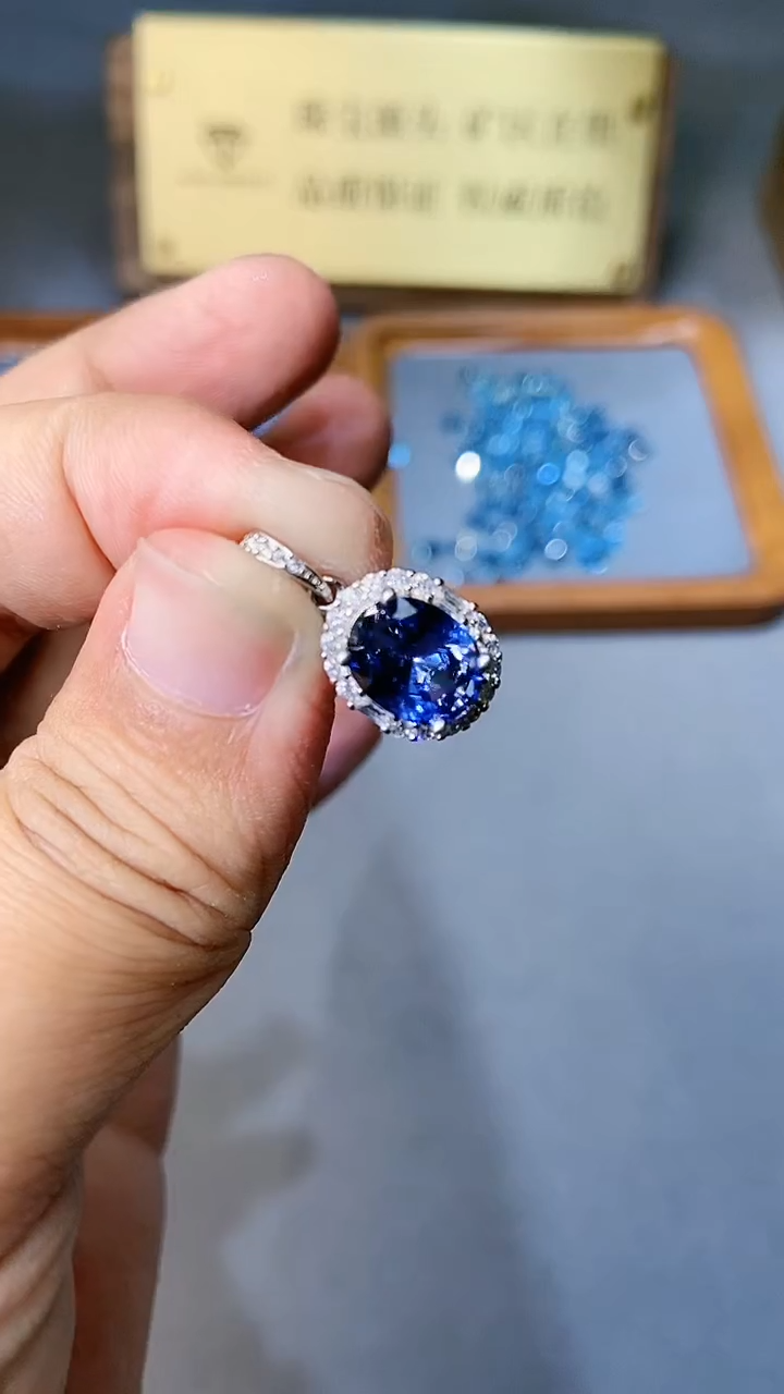 【闪购商品】蓝宝石颈饰银S925镶嵌35