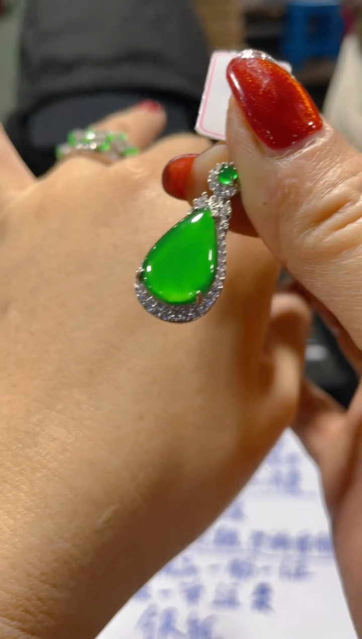 【闪购商品】定制翡翠未镶嵌天然A货翡翠多样性发货拍一发一