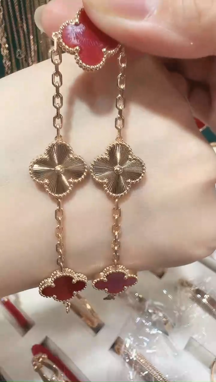 18K金镶嵌手链玛瑙/玉髓手链