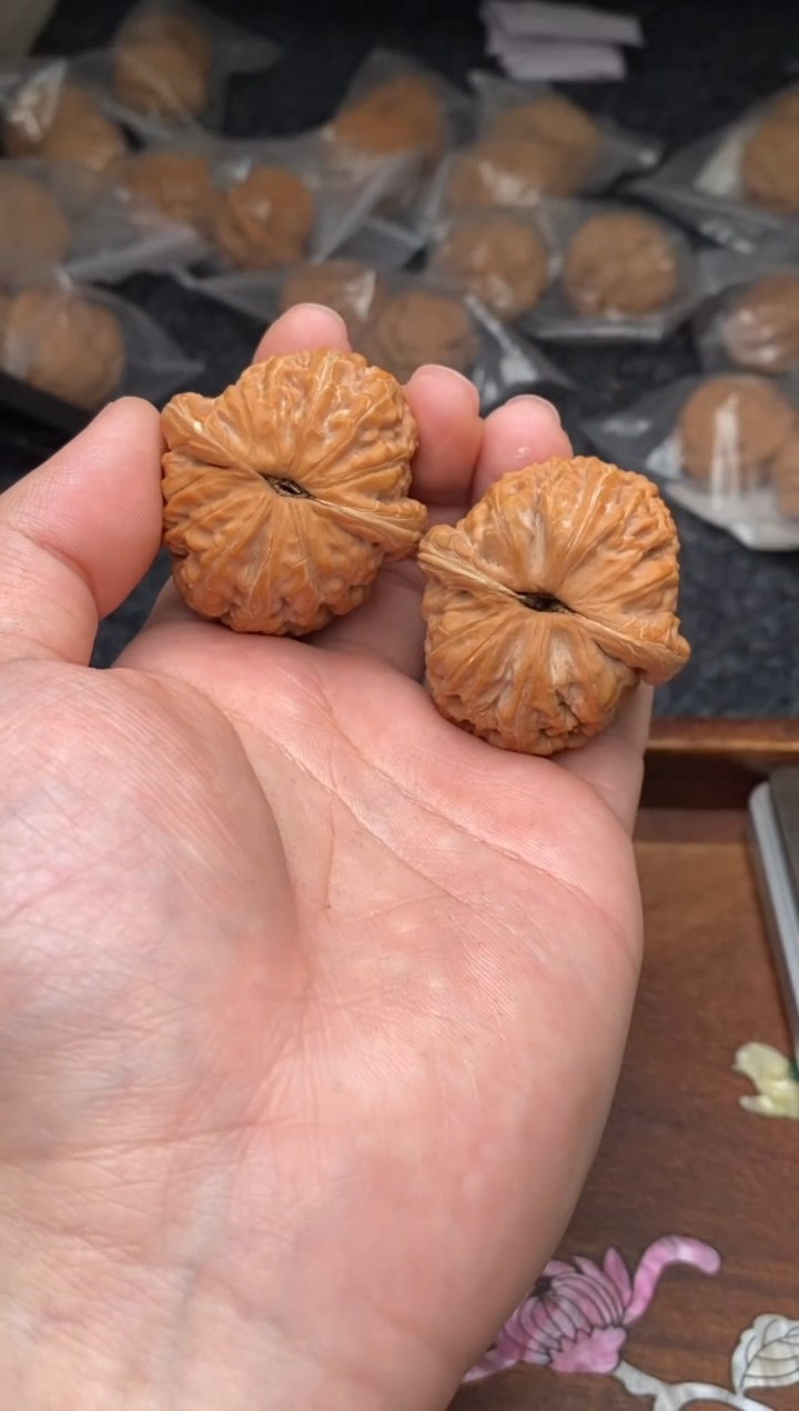 【闪购商品】文玩核桃把件G145号42尺元宝