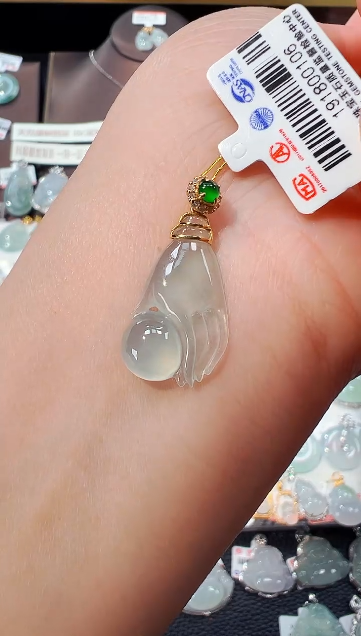 【闪购商品】翡翠吊坠(不含链)18K金镶嵌掌上明珠吊坠106