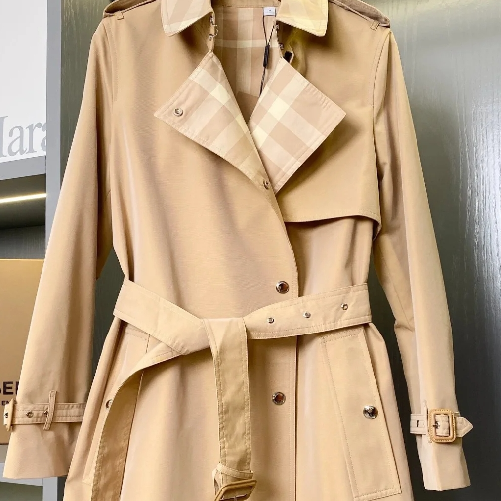 米色风衣长款内格纹断码甩货