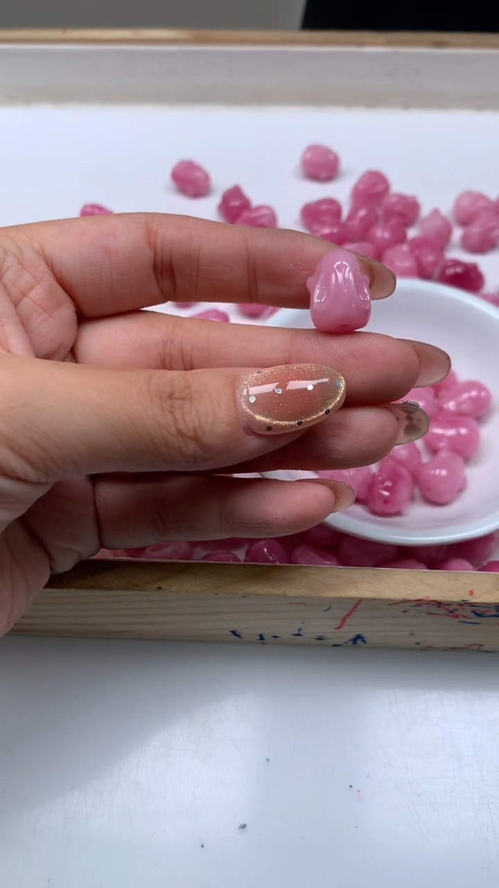 未镶嵌散珠拼合珍珠（马贝珠）E952 女皇贝趴趴兔 11*15mm 3个5.8元