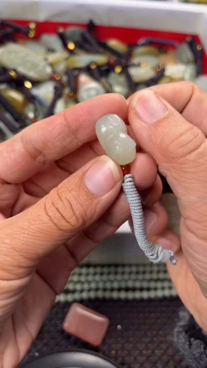 【闪购商品】和田玉颈饰未镶嵌多样性发货没有证书拍一发一有瑕