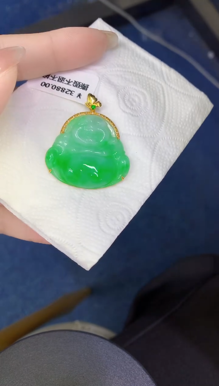 颈饰18K金镶嵌翡翠缅甸天然翡翠A货