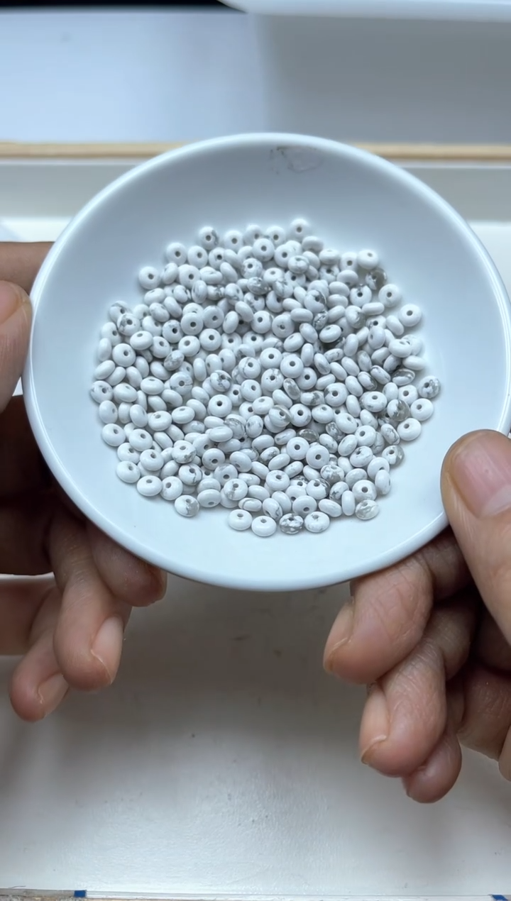 手饰玛瑙未镶嵌B673 白 淞2*4mm50颗8元