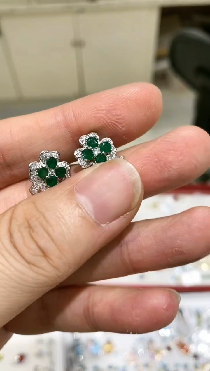 【闪购商品】祖母绿耳饰银S925镶嵌耳饰