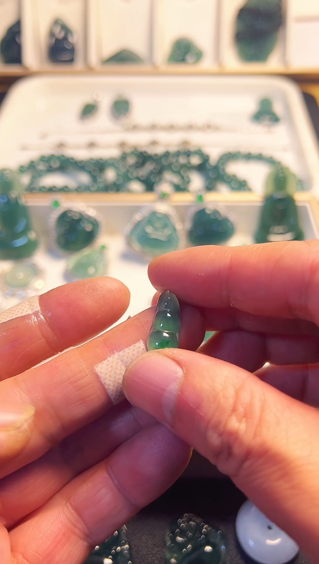 颈饰未镶嵌翡翠天然翡翠A货精品挂件