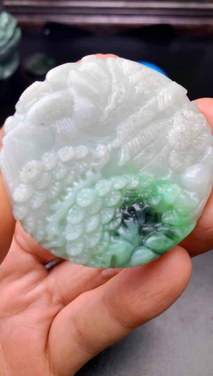 颈饰未镶嵌翡翠李*，山水