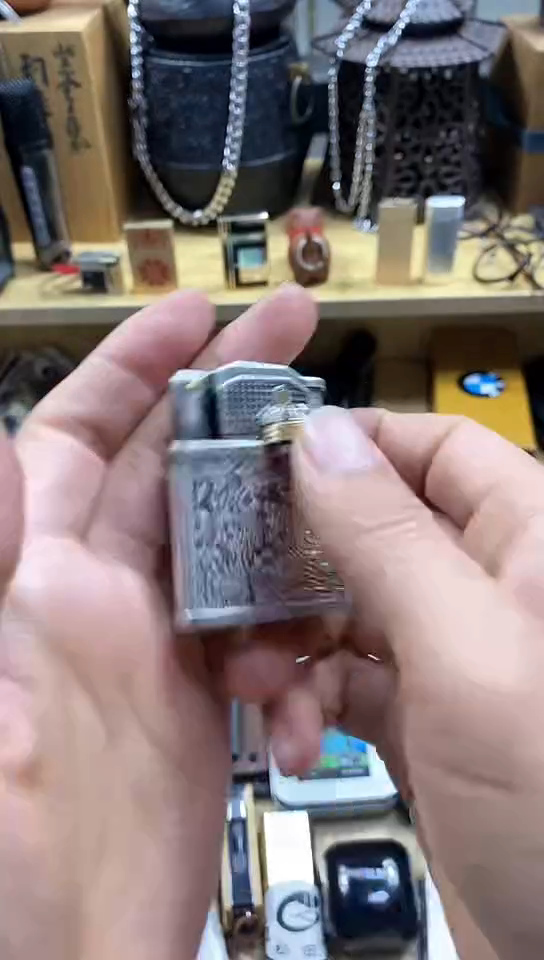 瓷片闪购商品  如图所示