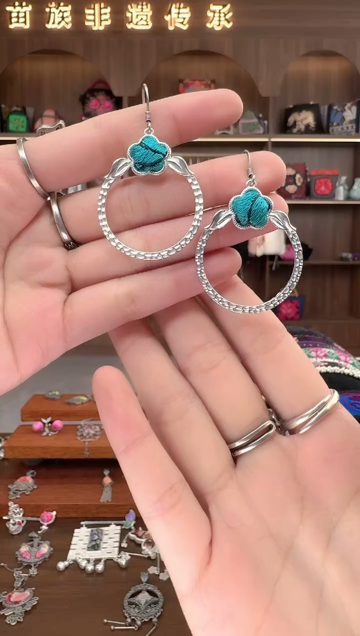 【闪购商品】织绣扶光苗绣传承146