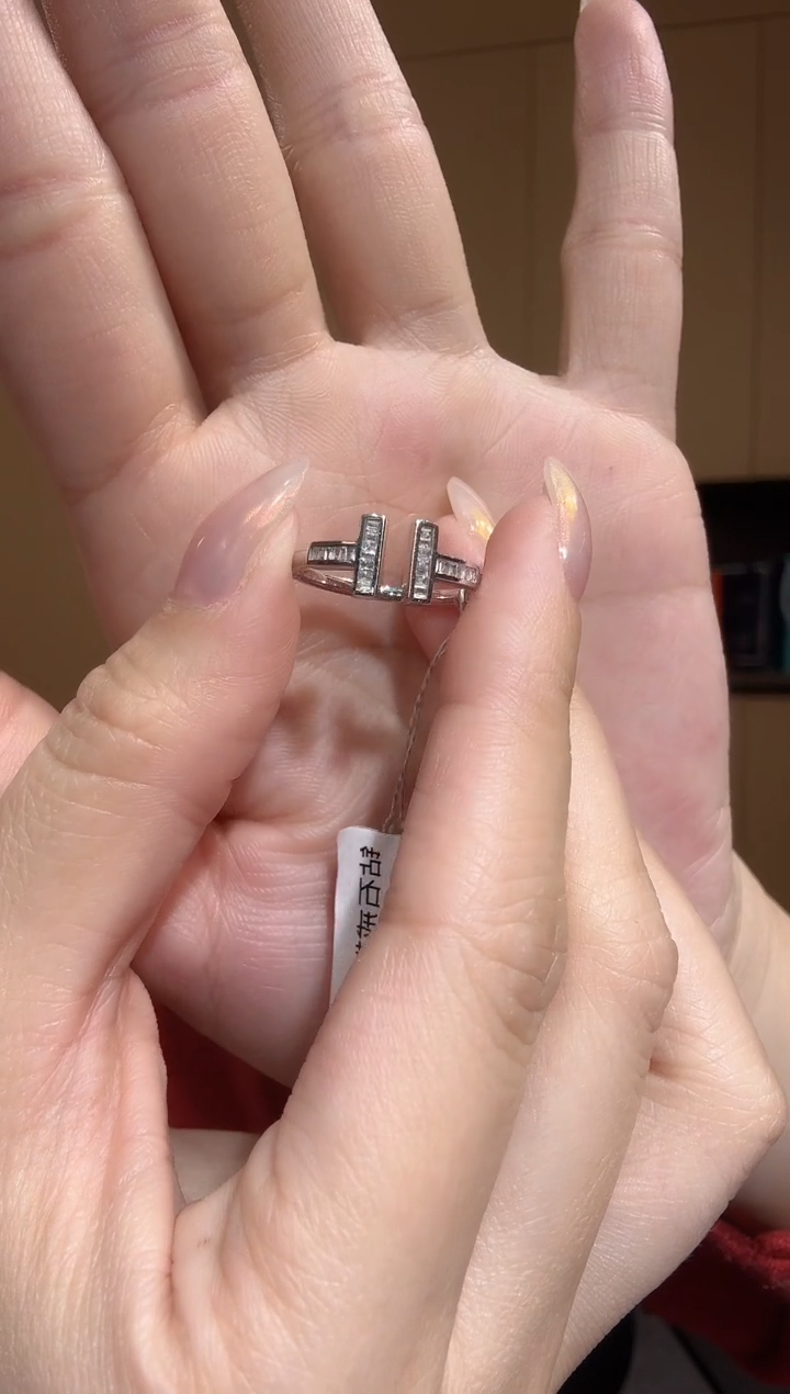 【闪购商品】钻石戒指18K金镶嵌双t戒指TG