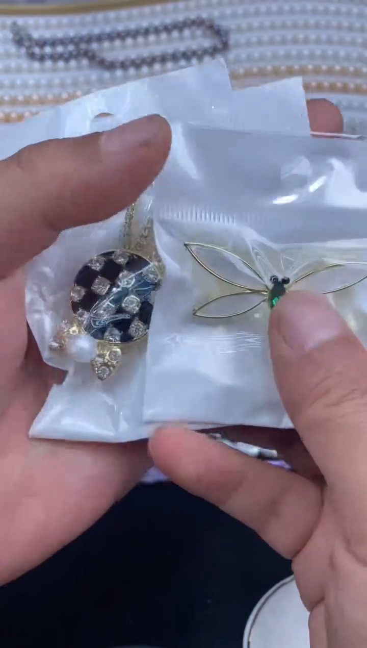 【闪购商品】淡水珍珠胸针银S925镶嵌3个