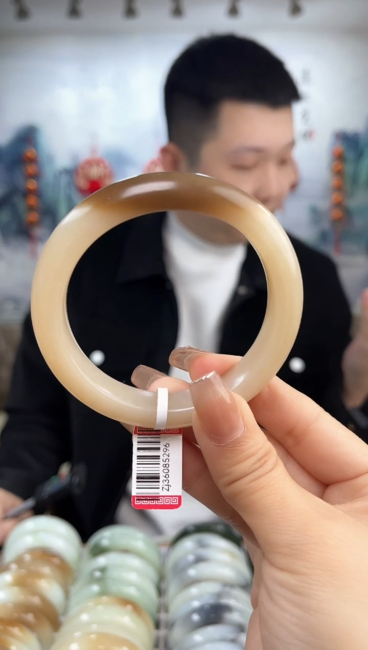 【闪购商品】和田玉手镯未镶嵌57圈口5296