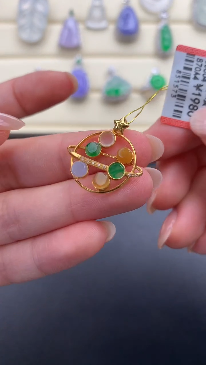 【闪购商品】翡翠颈饰18K金镶嵌Q181     