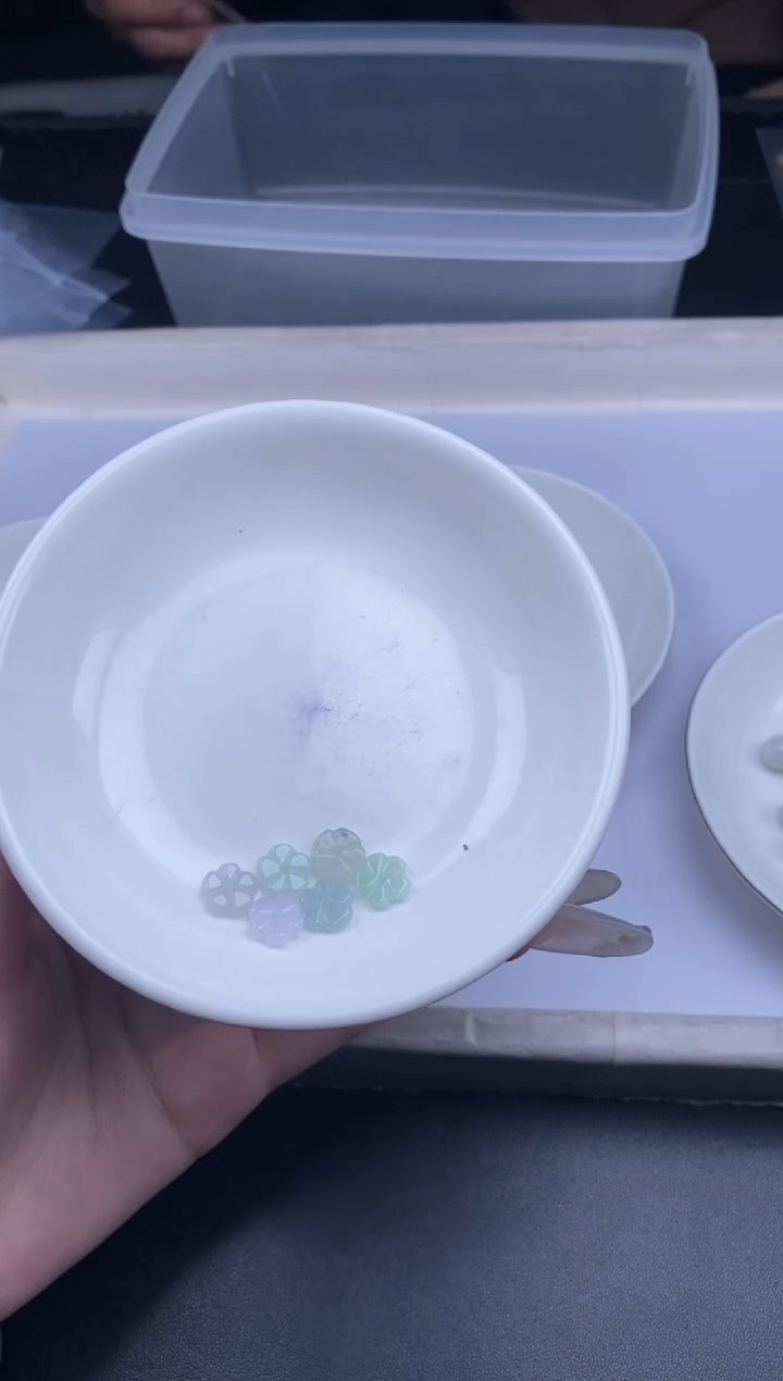 颈饰未镶嵌翡翠散珠批发多样性发货