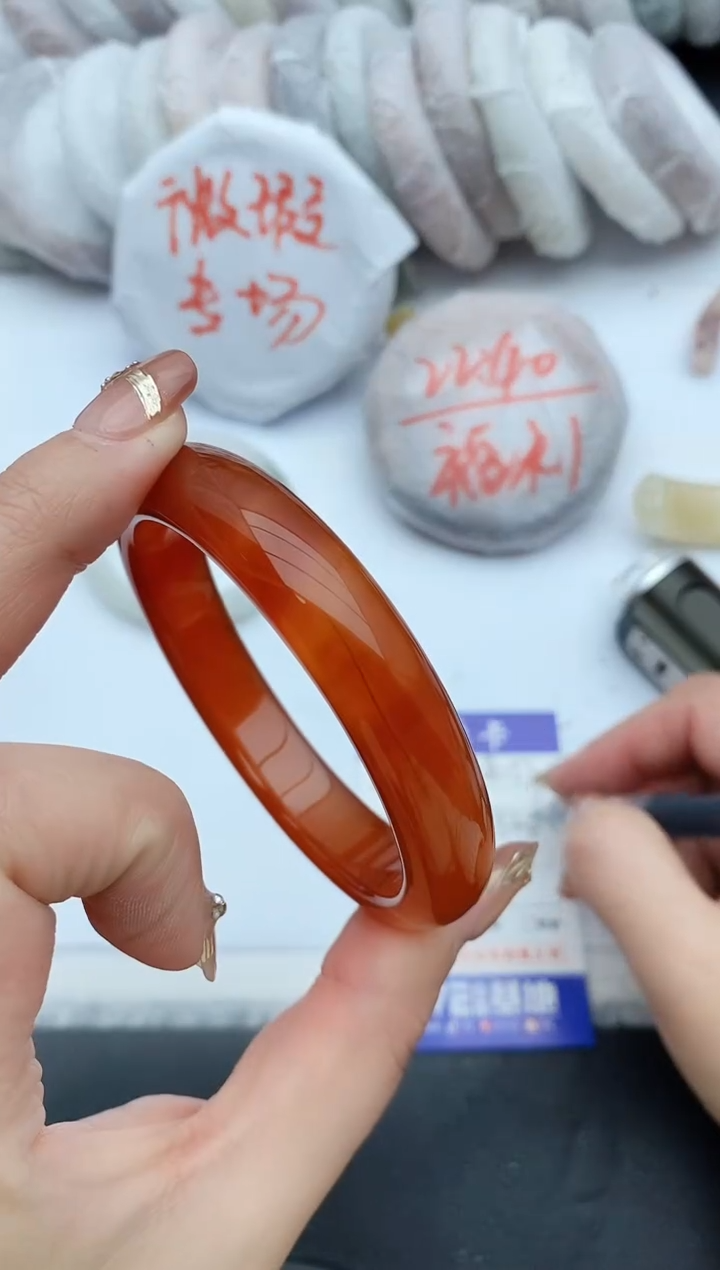 【闪购商品】石英质玉手镯未镶嵌A151+55/56