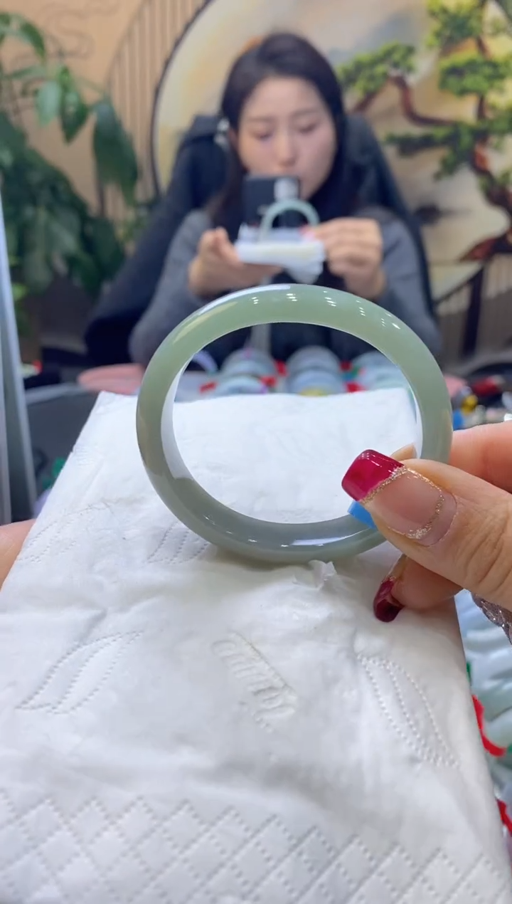 【闪购商品】翡翠手镯未镶嵌99915638