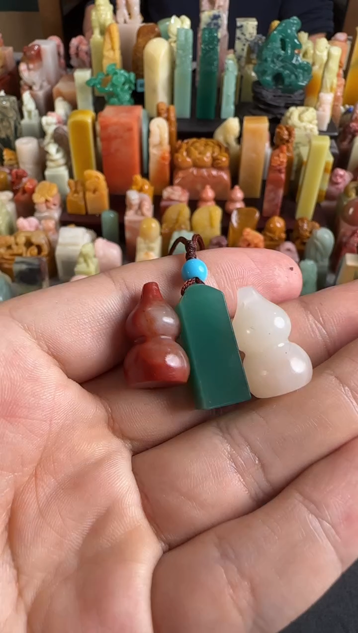 雅安绿印石编号编号9404