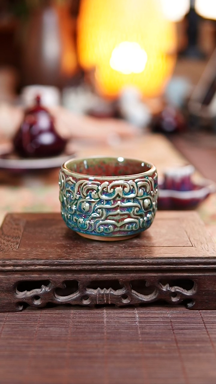 465大贤窑柿叶红兽面纹主人杯