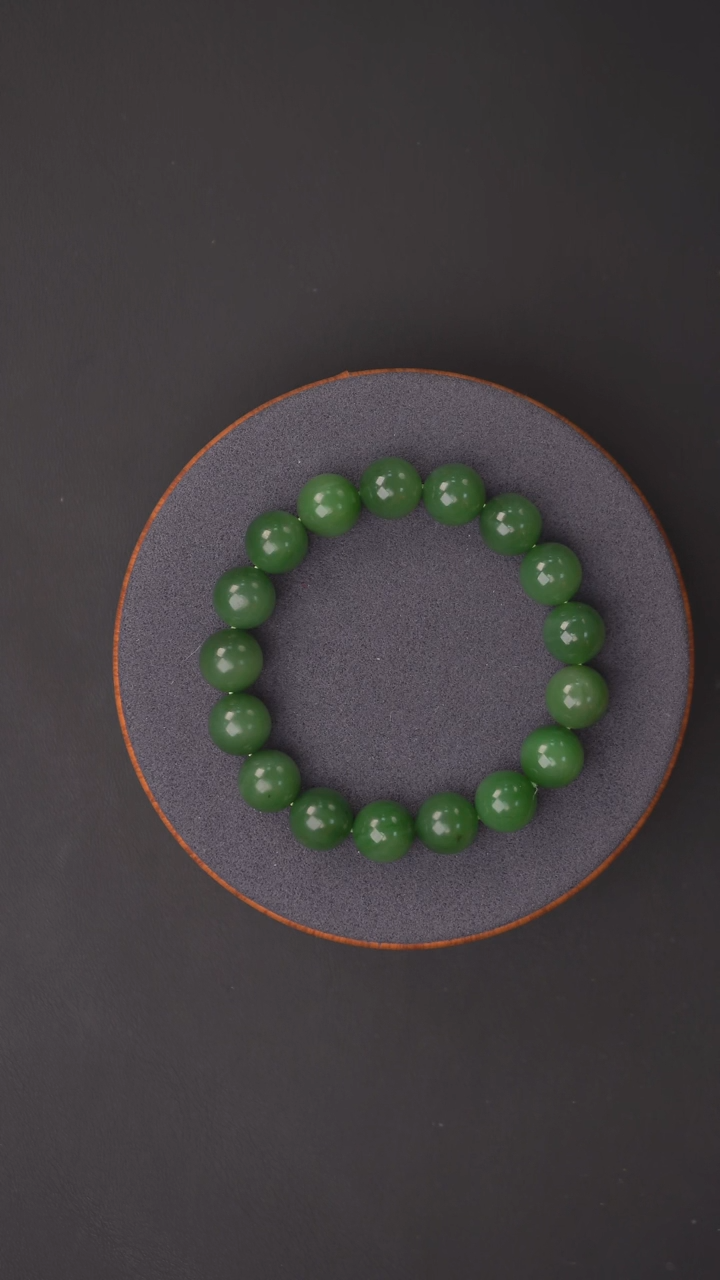 未镶嵌手串和田玉是**呀一个