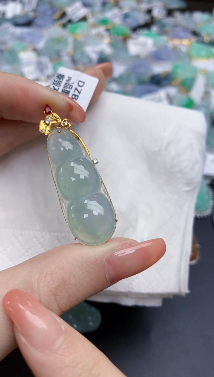 【闪购商品】翡翠颈饰18K金镶嵌天然缅甸翡翠A货