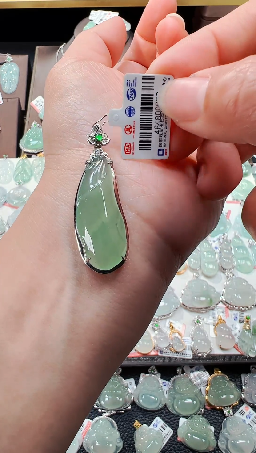 【闪购商品】翡翠吊坠(不含链)18K金镶嵌福瓜吊坠892