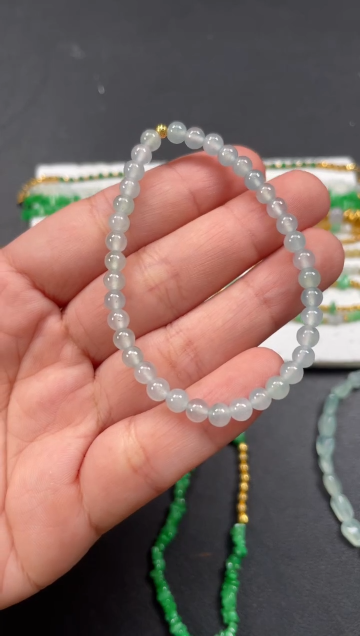 套链18K金镶嵌翡翠一条  P321