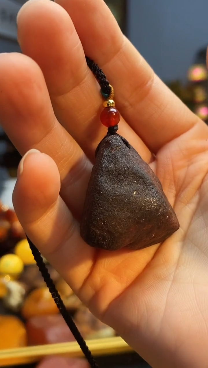 琥珀颈饰未镶嵌挂件