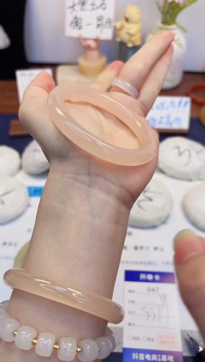 【闪购商品】石英质玉手镯未镶嵌47-美人条藕粉-圈口55