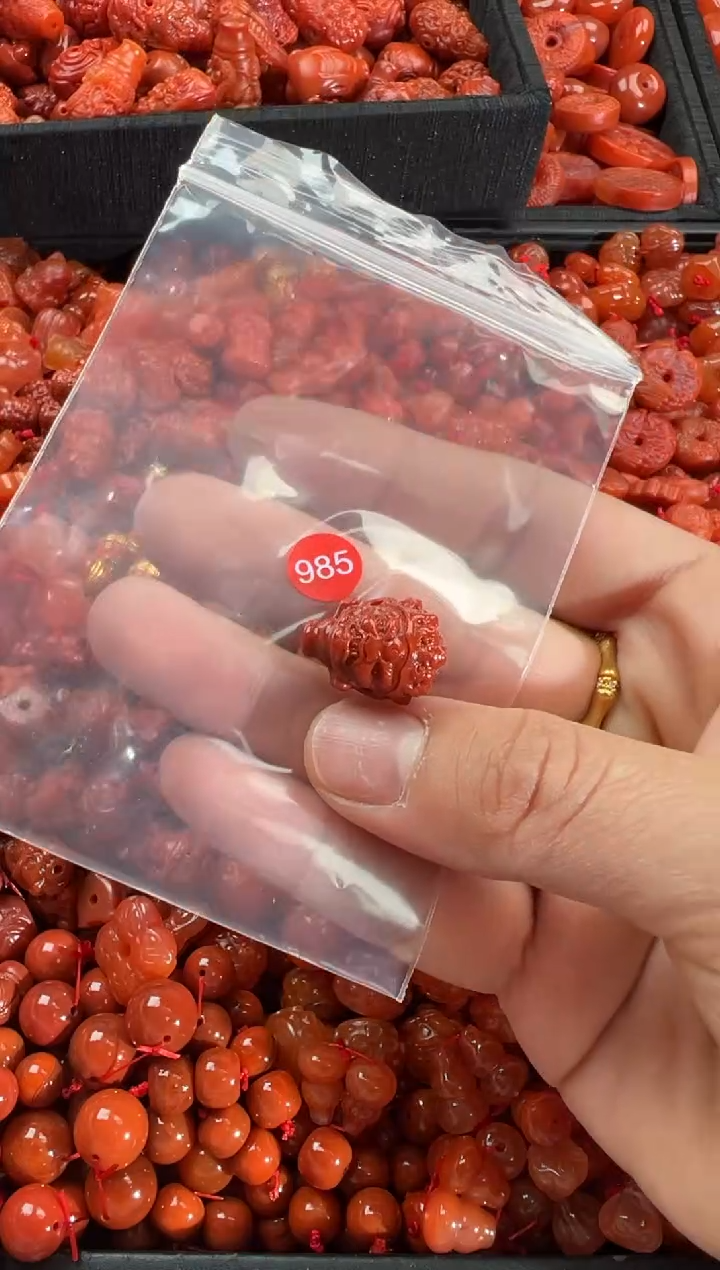 【闪购商品】南红玛瑙颈饰未镶嵌1