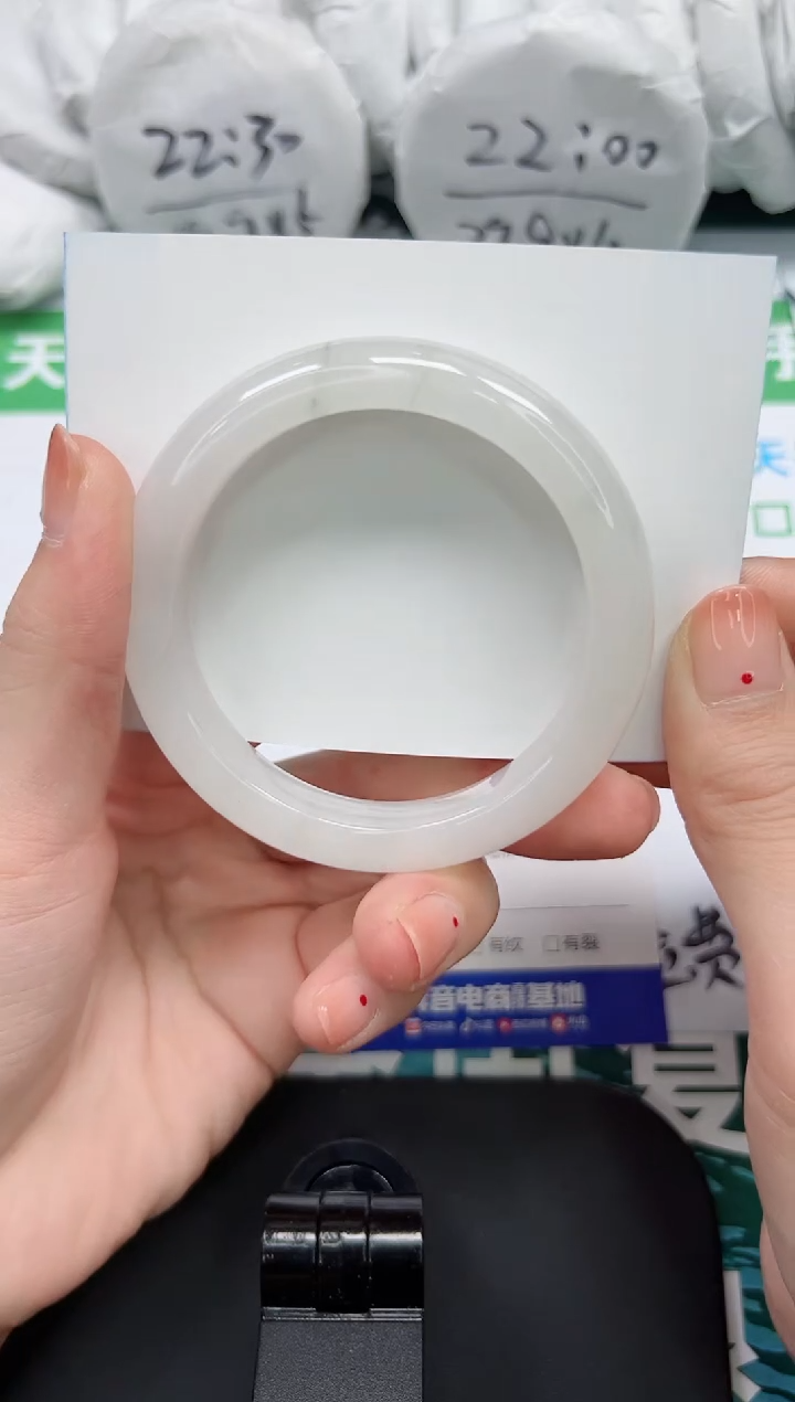 【闪购商品】石英质玉手镯未镶嵌K114-55