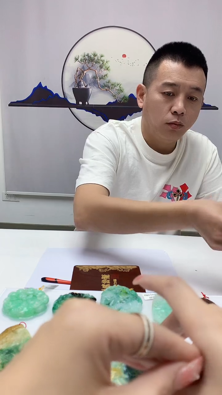【闪购商品】定制翡翠未镶嵌4812DD-毛货挂件