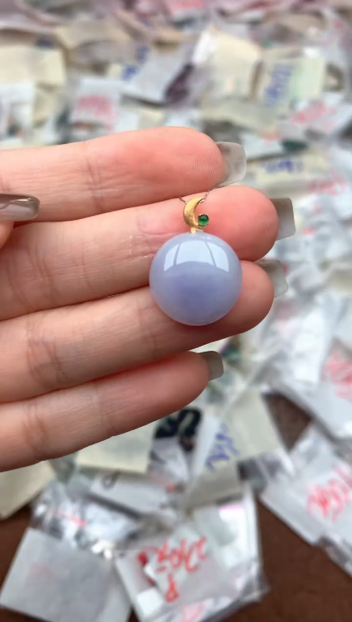 18K金镶嵌挂件翡翠—