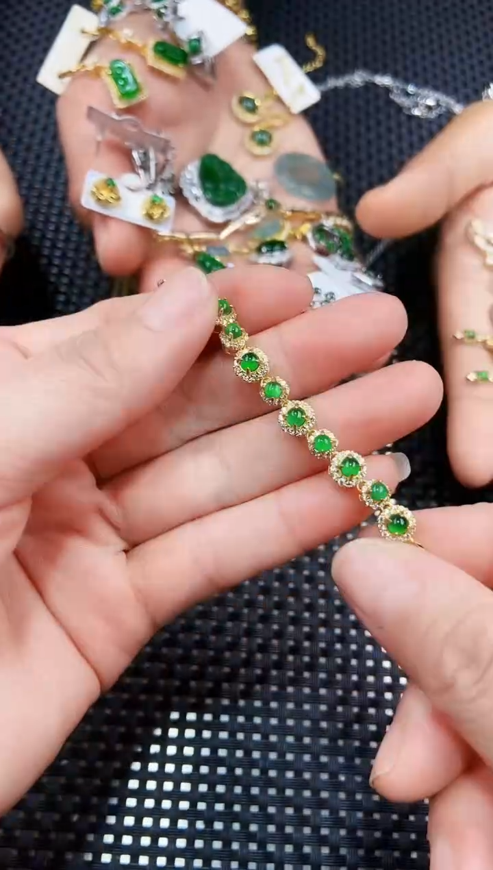 【闪购商品】翡翠手链未镶嵌111111111