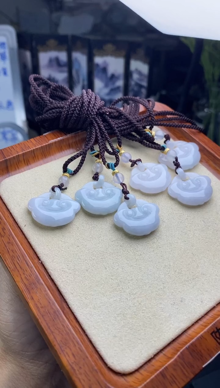 【闪购商品】翡翠颈饰未镶嵌多样性发货