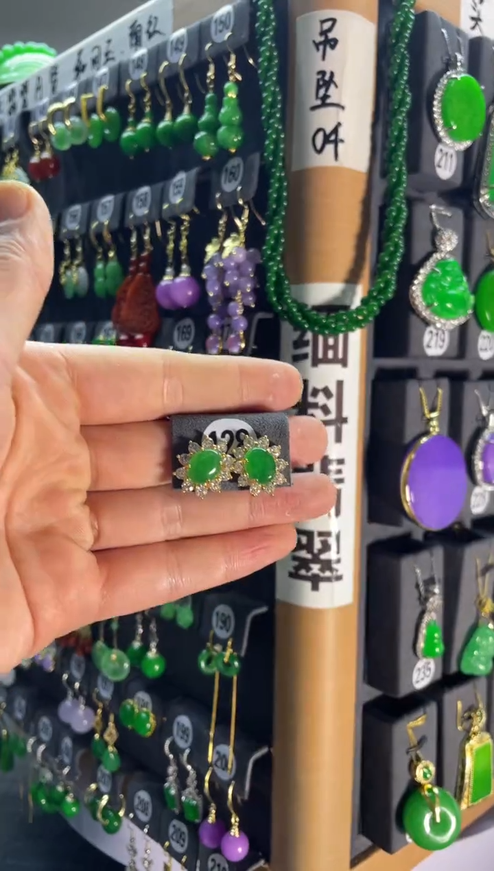 【闪购商品】翡翠耳饰银S925镶嵌128....