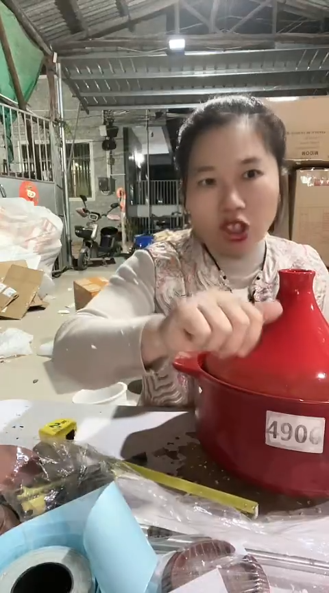 陶4906瑕疵红色塔基锅孤品