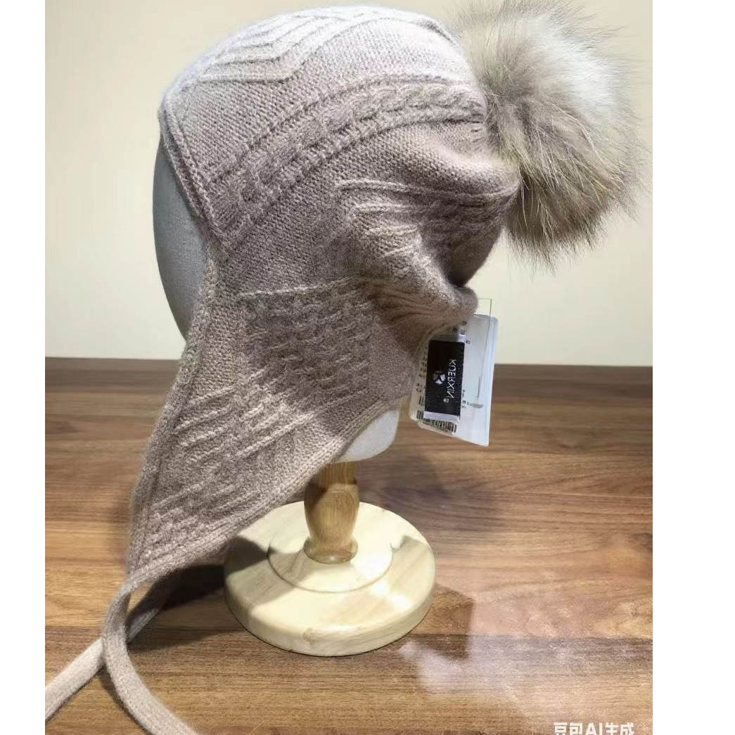 山羊绒绞花护耳帽