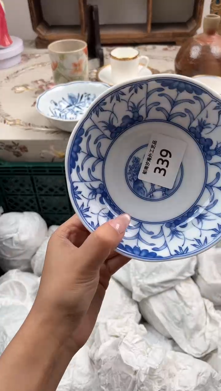 瓷片俊B         339