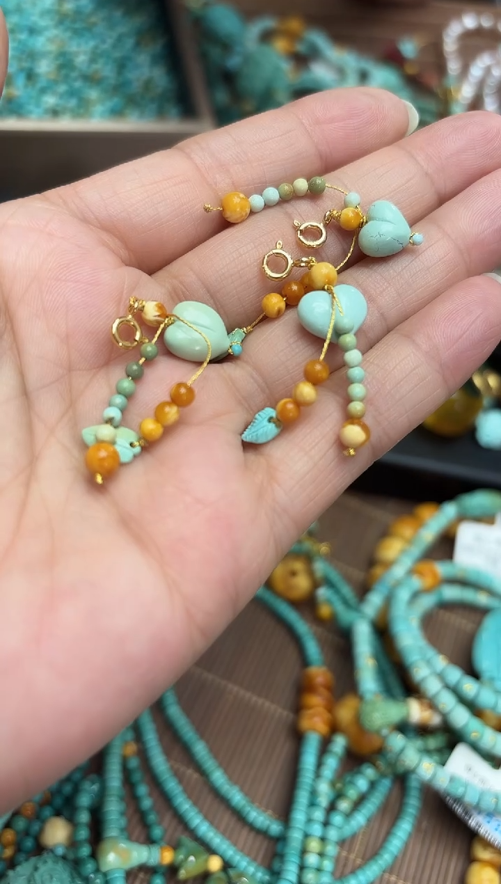 蜜蜡颈饰未镶嵌多样性发一件设计款屁桃提溜